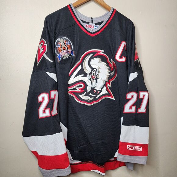 CCM Buffalo Sabres Jersey Michael Peca Goat Head Stanley Cup Patch 1999 XXL - Picture 6 of 14